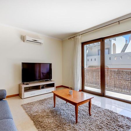 Two Bedroom Apartment With Rooftop Pool In Alvor Exterior photo