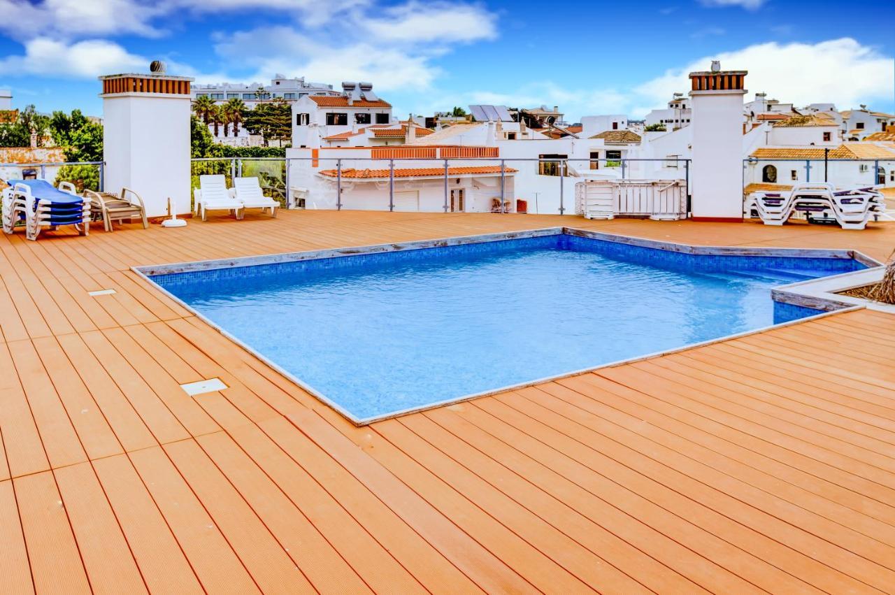 Two Bedroom Apartment With Rooftop Pool In Alvor Exterior photo
